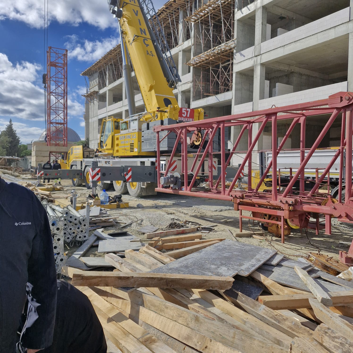 Mobil Vinç ile Kule Vinç Gövde Montajı